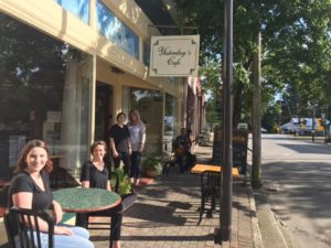 Customers enjoying Yesterday's Cafe Outdoor Seating in Downtown Rutledge | Best Small Town Restaurants in Georgia | Madison GA Restaurants | Visit Madison GA