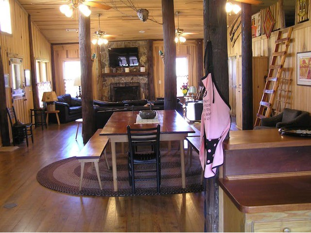 J&J Bunkhouse rustic airbnb living room in Rutledge | Where To Stay In Georgia | Places To Stay in Madison GA | Visit Madison