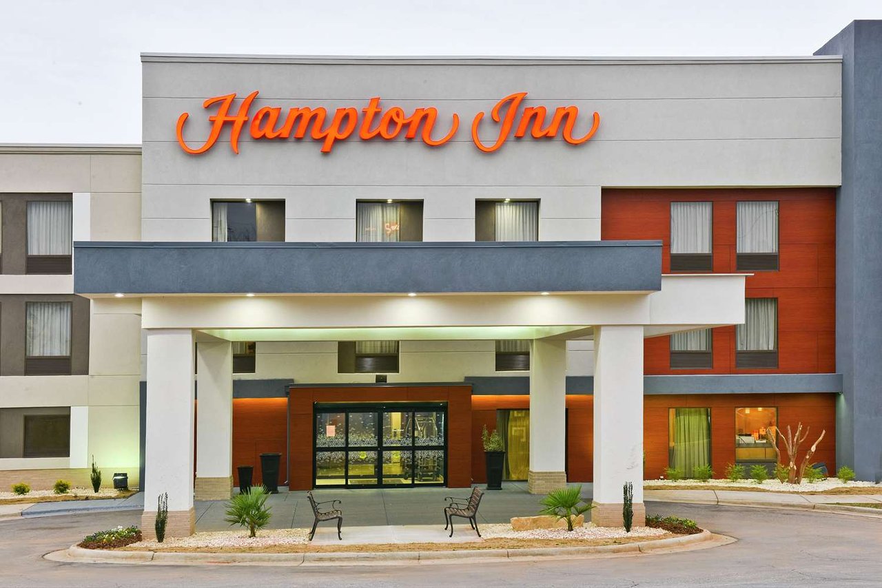 Hampton Inn by Hilton Exterior on Interstate 20 | Where To Stay In Georgia | Places To Stay in Madison GA | Visit Madison