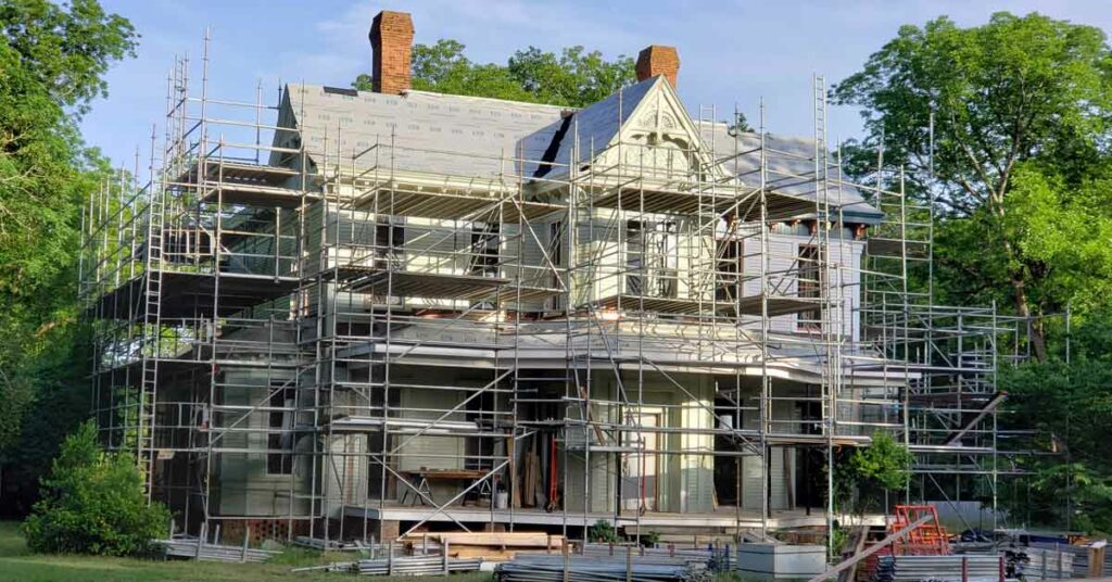 Foster-Thomason-Minnix House with scaffolding