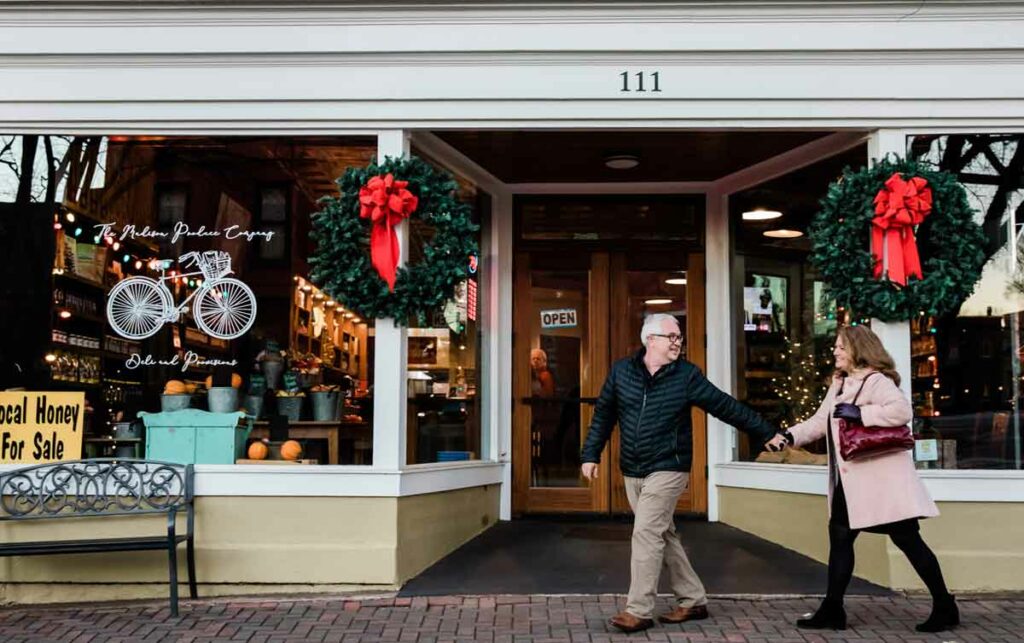 A couple enjoys Madison, Georgia's Shop, Sip & Stroll event