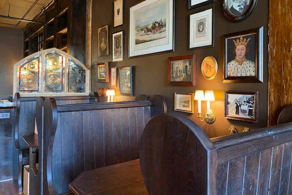 Hart & Crown Tavern - British-inspired pub