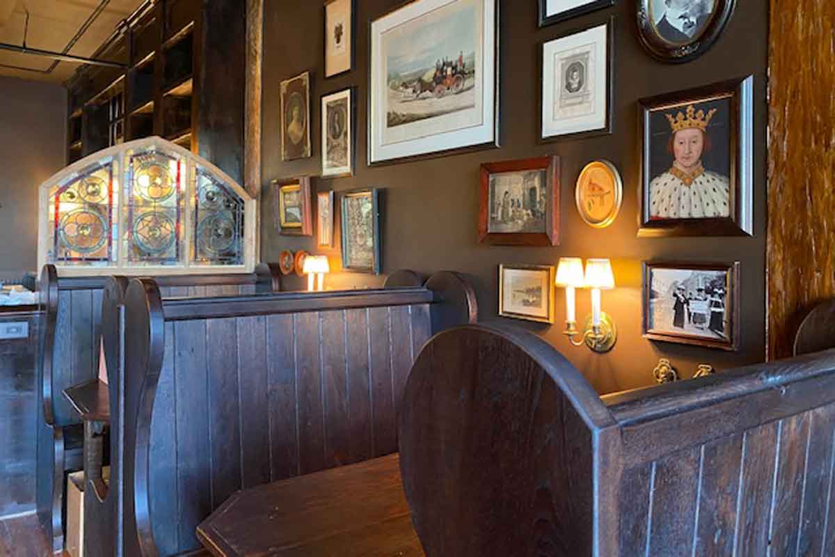 Hart & Crown Tavern - British-inspired pub