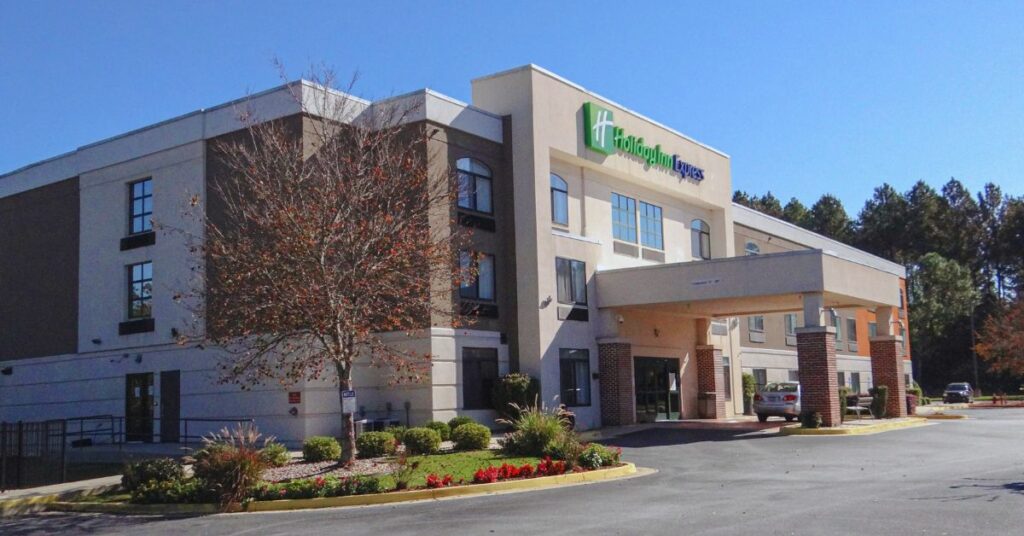 Exterior view of the Holiday Inn Express in Madison, GA.