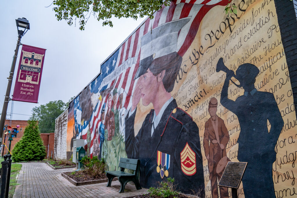 Rutledge Downtown Mural of patriotic scene
