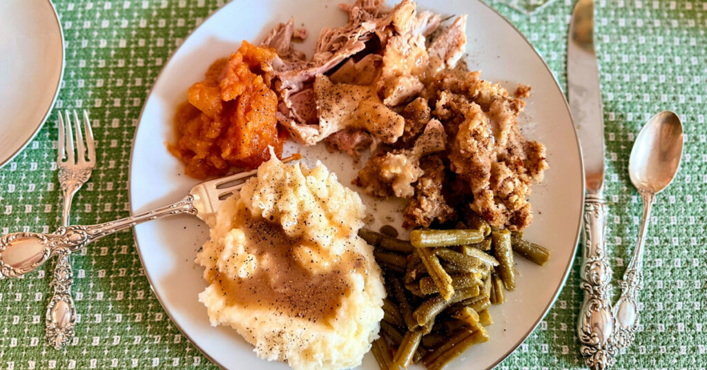 A meat and three plate of soul food