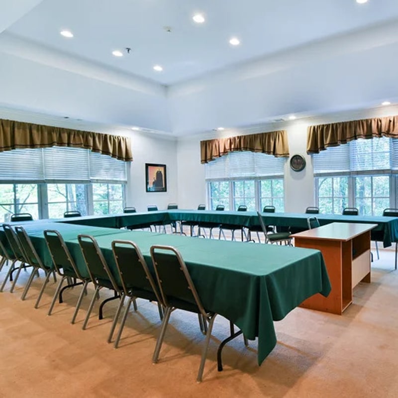 BurntPine-Conference-Room_web_800800