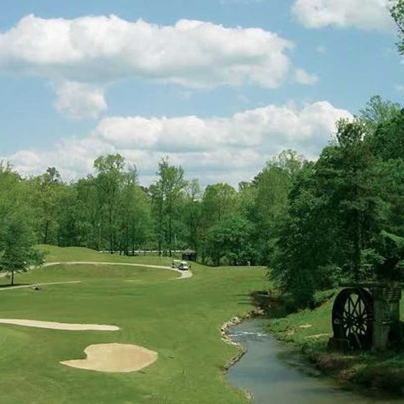 A beautiful golf course at Hard Labor Creek State Park